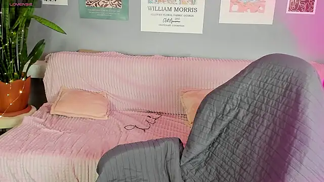 Snapshot of marmelana199 chatting on 03/17/26, 10:18 marmelana199 online show from 03/17/26, 10:18