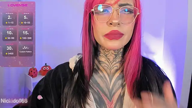 Snapshot of Nickidoll66- chatting on 10/07/25, 06:25 Nickidoll66- online show from 10/07/25, 06:25