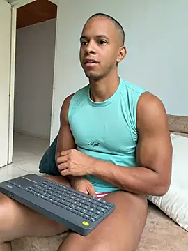 Snapshot of MarcoStriker chatting on 07/04/26, 03:27 MarcoStriker online show from 07/04/26, 03:27