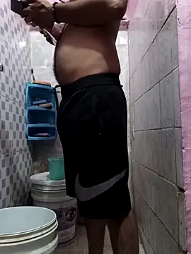 Snapshot of lust_lovee chatting on 10/29/25, 04:33 lust lovee online show from 10/29/25, 04:33