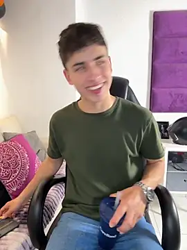 Snapshot of AdrianRinaldi chatting on 11/03/25, 08:12 AdrianRinaldi online show from 11/03/25, 08:12