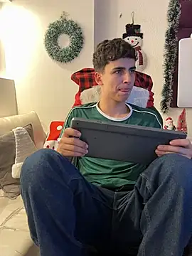 Snapshot of AdrianRinaldi chatting on 12/17/25, 08:14 AdrianRinaldi online show from 12/17/25, 08:14