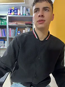 AdrianRinaldi online show from 05/13/26, 02:02
