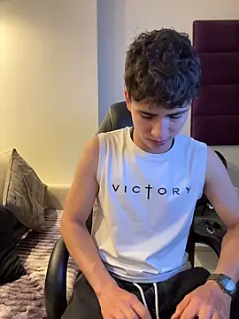 Snapshot of AdrianRinaldi chatting on 11/23/25, 08:19 AdrianRinaldi online show from 11/23/25, 08:19