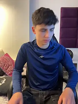 Snapshot of AdrianRinaldi chatting on 11/29/25, 08:20 AdrianRinaldi online show from 11/29/25, 08:20