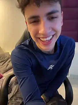 Snapshot of AdrianRinaldi chatting on 11/19/25, 07:58 AdrianRinaldi online show from 11/19/25, 07:58