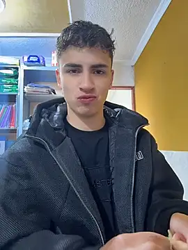 AdrianRinaldi online show from 04/21/26, 02:01