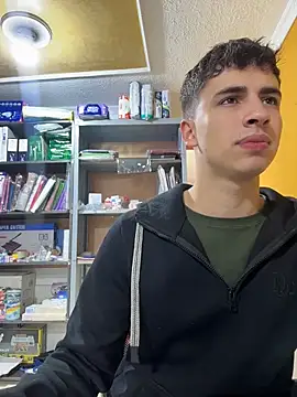 AdrianRinaldi online show from 05/05/26, 01:58
