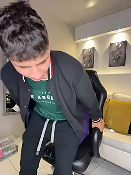 AdrianRinaldi online show from 04/14/26, 08:03