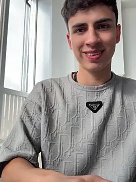 Snapshot of AdrianRinaldi chatting on 10/20/25, 08:31 AdrianRinaldi online show from 10/20/25, 08:31