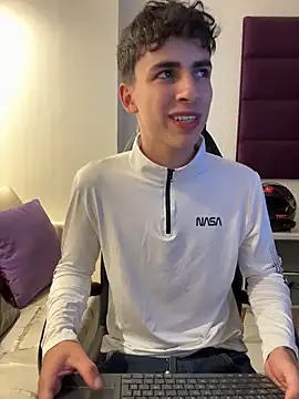 Snapshot of AdrianRinaldi chatting on 12/04/25, 08:19 AdrianRinaldi online show from 12/04/25, 08:19