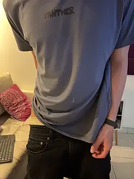 Snapshot of AdrianRinaldi chatting on 12/02/25, 08:10 AdrianRinaldi online show from 12/02/25, 08:10