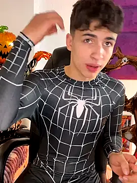 Snapshot of AdrianRinaldi chatting on 10/27/25, 08:32 AdrianRinaldi online show from 10/27/25, 08:32