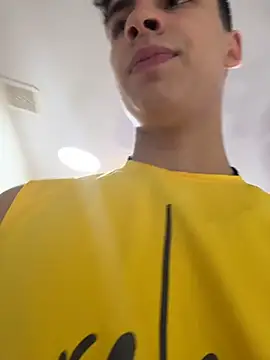 Snapshot of AdrianRinaldi chatting on 11/15/25, 08:13 AdrianRinaldi online show from 11/15/25, 08:13