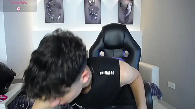 Snapshot of AdrianRinaldi chatting on 11/12/25, 08:12 AdrianRinaldi online show from 11/12/25, 08:12