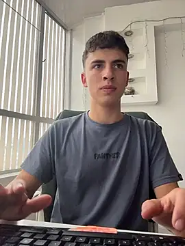 AdrianRinaldi online show from 03/29/26, 07:59