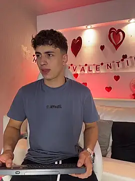 AdrianRinaldi online show from 02/12/26, 07:57