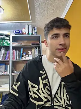 AdrianRinaldi online show from 05/08/26, 01:59