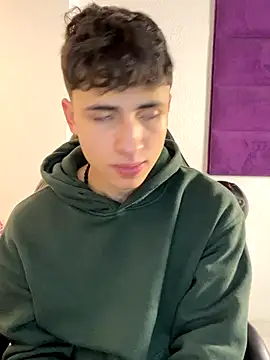 Snapshot of AdrianRinaldi chatting on 11/06/25, 08:35 AdrianRinaldi online show from 11/06/25, 08:35