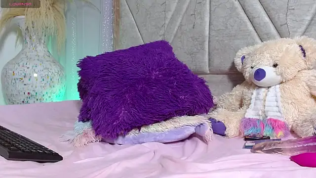 Carolinagarcia12345 online show from 04/11/26, 07:45