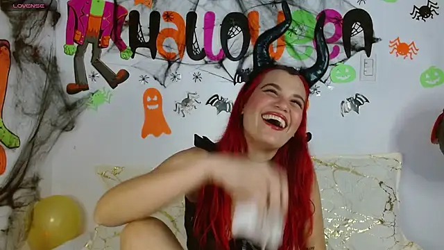 Carolinagarcia12345 online show from 11/06/25, 06:50