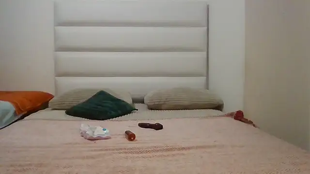 Snapshot of SexyNonnyy chatting on 02/17/26, 01:36 SexyNonnyy online show from 02/17/26, 01:36