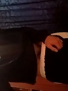 santiidamm online show from 12/18/25, 04:06