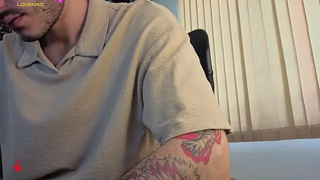 Snapshot of Rafael_Mendezz chatting on 03/19/26, 05:46 Rafael Mendezz online show from 03/19/26, 05:46