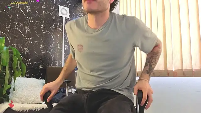 Snapshot of Rafael_Mendezz chatting on 03/22/26, 07:15 Rafael Mendezz online show from 03/22/26, 07:15