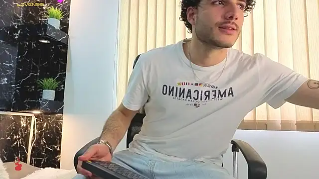 Snapshot of Rafael_Mendezz chatting on 03/14/26, 08:48 Rafael Mendezz online show from 03/14/26, 08:48