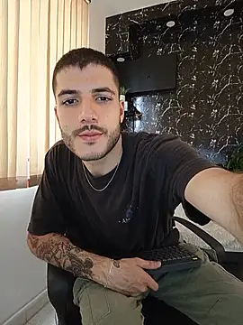 Snapshot of Rafael_Mendezz chatting on 07/16/26, 08:06 Rafael Mendezz online show from 07/16/26, 08:06