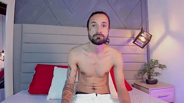 Hisoka 011 online show from 11/15/25, 01:53