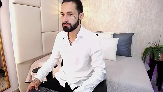 Snapshot of Hisoka_011 chatting on 02/16/26, 07:34 Hisoka 011 online show from 02/16/26, 07:34