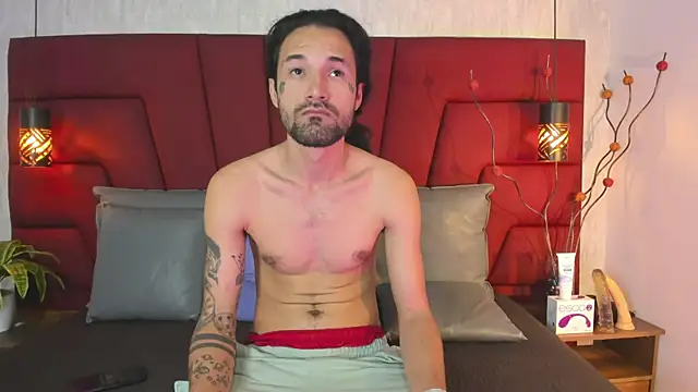 Hisoka 011 online show from 10/28/25, 07:46