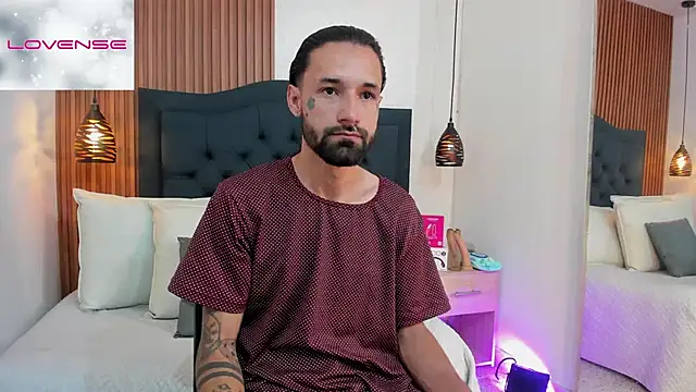 Hisoka 011 online show from 03/25/26, 07:24