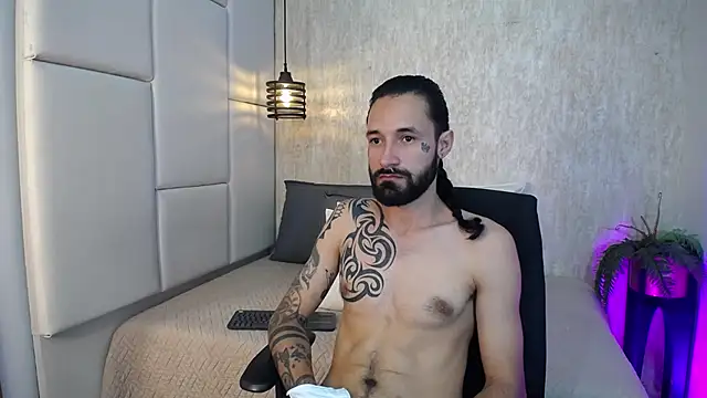 Snapshot of Hisoka_011 chatting on 02/18/26, 08:27 Hisoka 011 online show from 02/18/26, 08:27