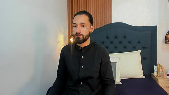 Snapshot of Hisoka_011 chatting on 02/10/26, 07:24 Hisoka 011 online show from 02/10/26, 07:24