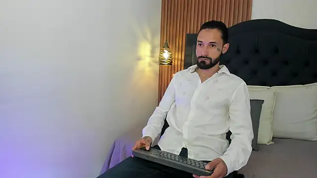 Snapshot of Hisoka_011 chatting on 02/09/26, 07:56 Hisoka 011 online show from 02/09/26, 07:56