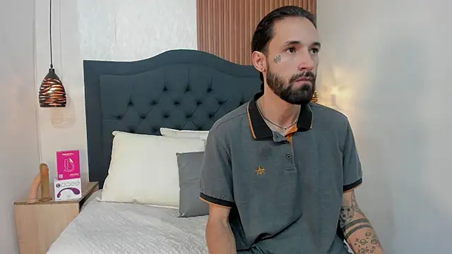 Hisoka 011 online show from 04/08/26, 07:37