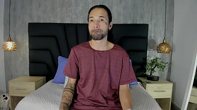 Hisoka 011 online show from 10/27/25, 07:37