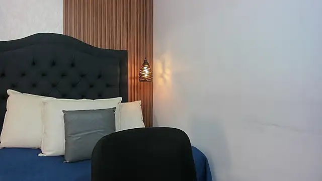 Hisoka 011 online show from 04/13/26, 07:18