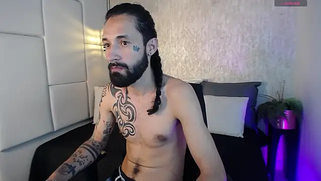 Snapshot of Hisoka_011 chatting on 02/28/26, 02:11 Hisoka 011 online show from 02/28/26, 02:11