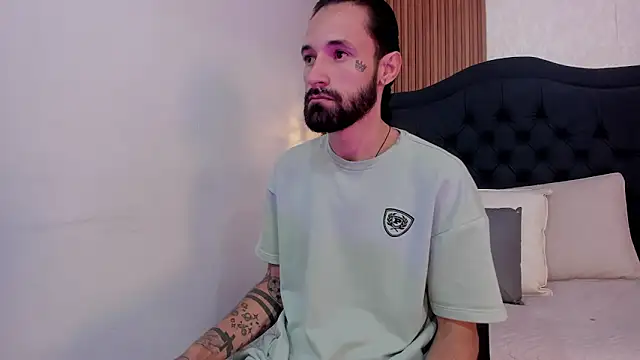 Hisoka 011 online show from 04/14/26, 07:52