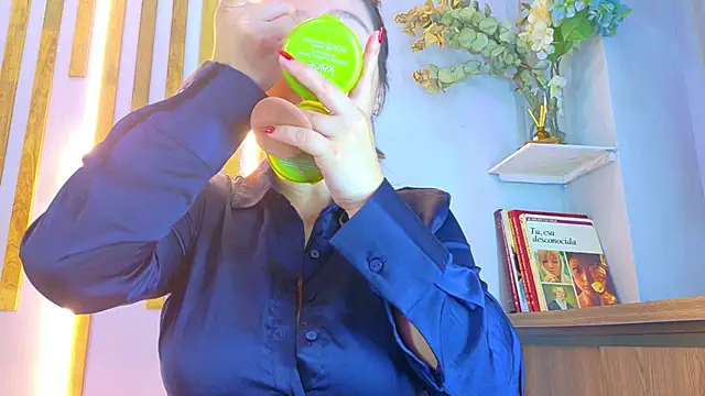 Jennifer Vega1 online show from 11/15/25, 09:19