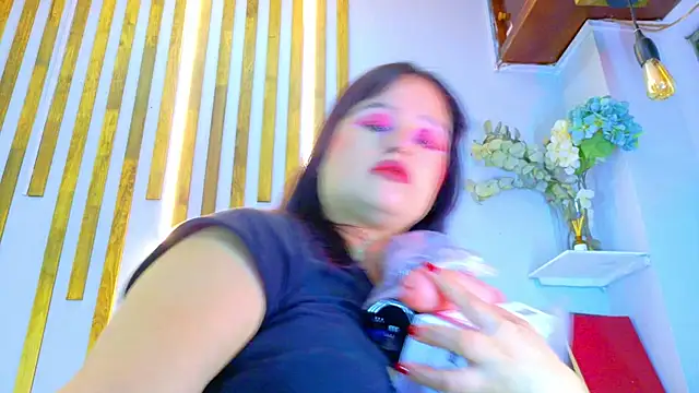 Jennifer Vega1 online show from 12/05/25, 09:12