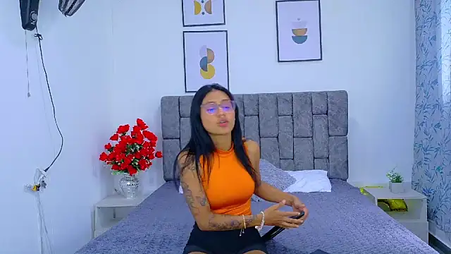 Soffia Konig  online show from 01/05/26, 07:28