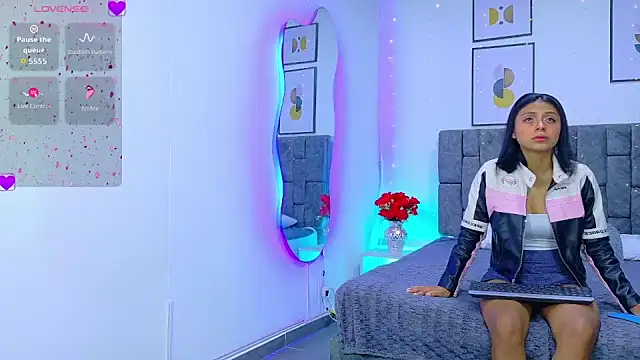 Soffia Konig  online show from 03/05/26, 12:13