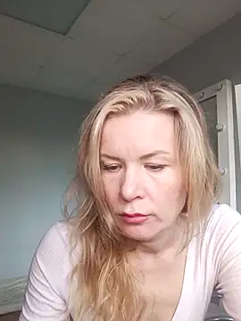 Julia Giulia online show from 03/21/26, 03:49