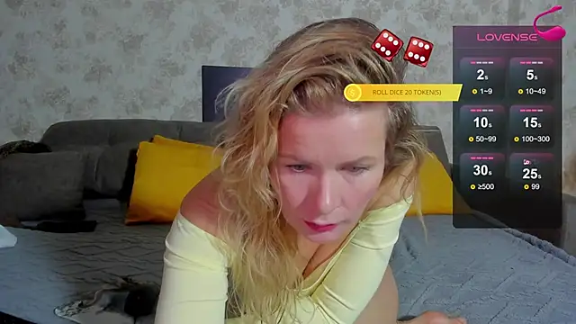 Julia Giulia online show from 02/08/26, 10:51