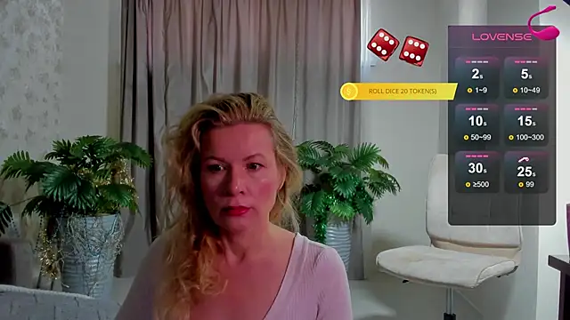 Julia Giulia online show from 03/18/26, 08:06